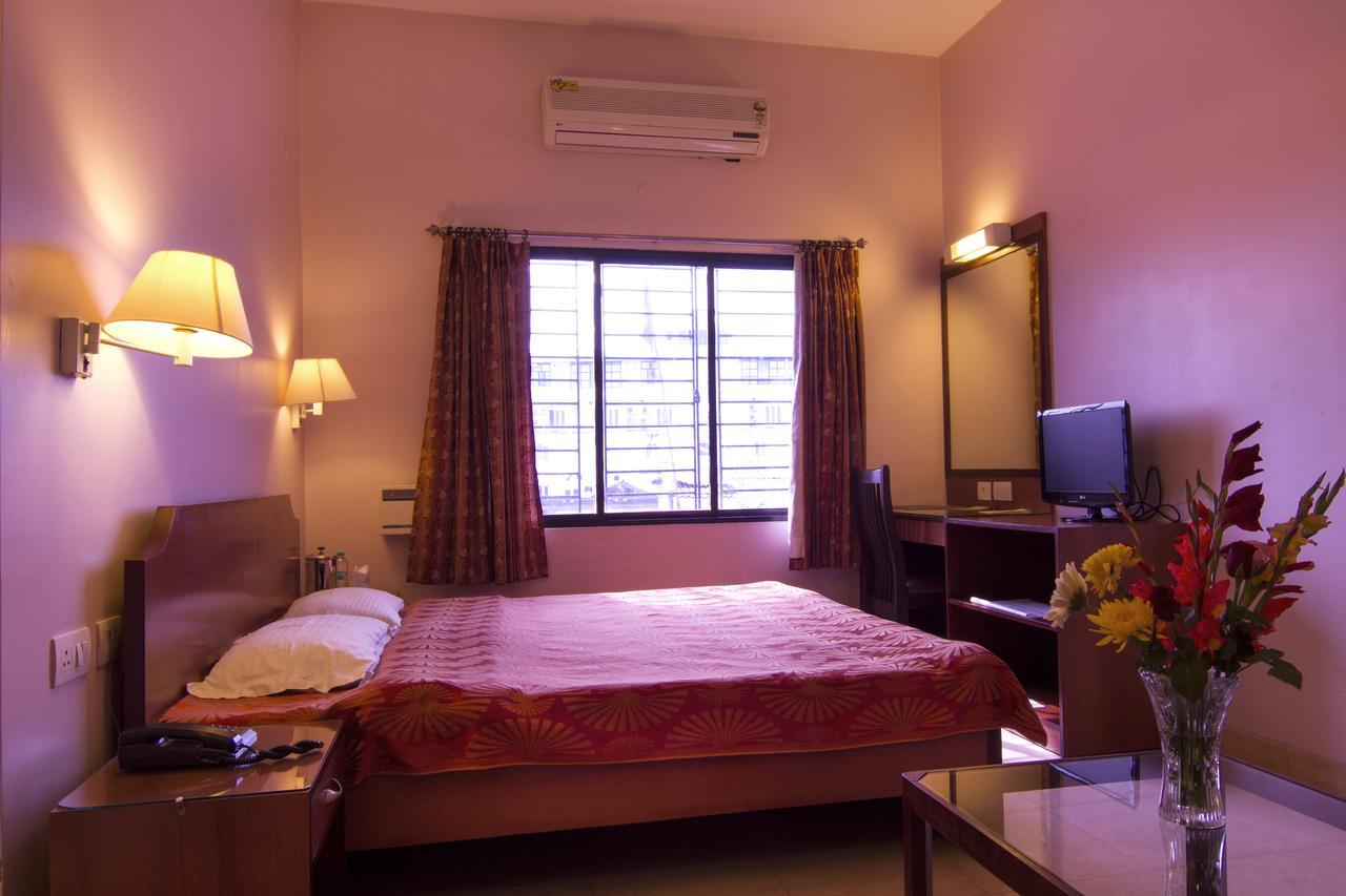 Hotel Rajawas Dibrugarh Экстерьер фото
