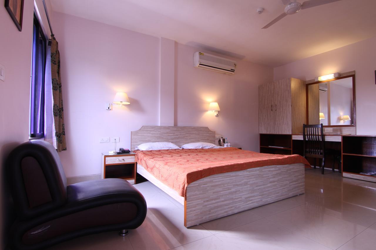 Hotel Rajawas Dibrugarh Экстерьер фото